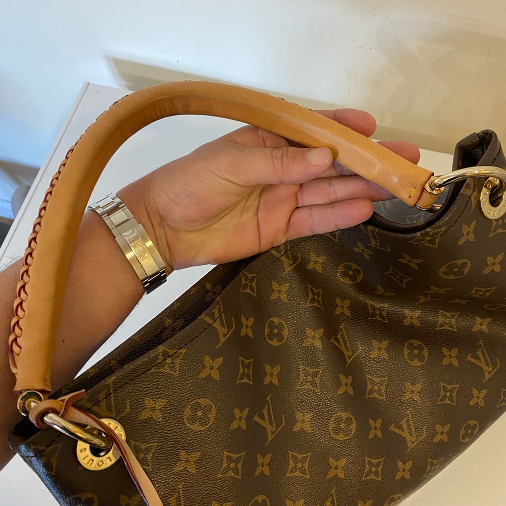 LOUIS VUITTON LV 
MONOGRAM CANVAS ARTSY MM - Picture 7 of 16